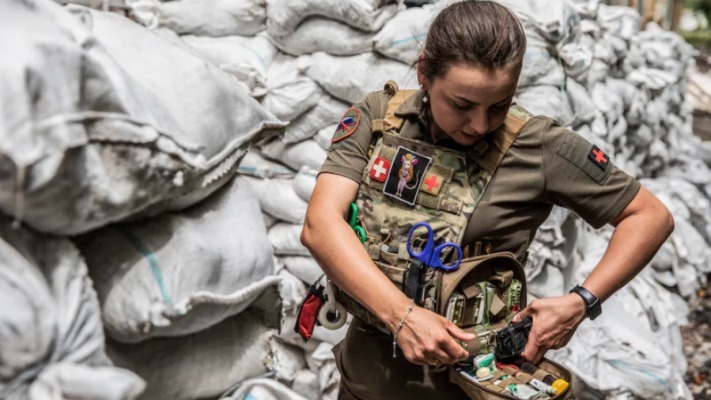 Частина жінок мають стати на військовий облік: постанова Кабміну