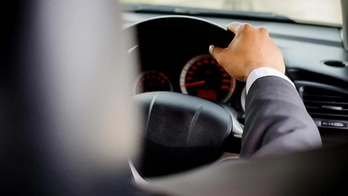 Чи можуть ТЦК забирати права водія та вилучати машини: до Міноборони відповіли