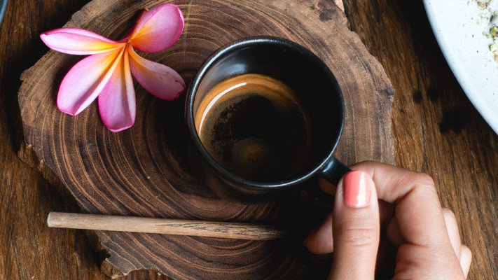 Хто пʼє каву, той довше проживе, – дослідження вчених