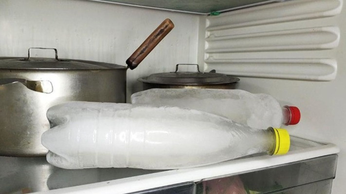 У зв'язку з відключенням світла: як зберегти продукти в холодильнику