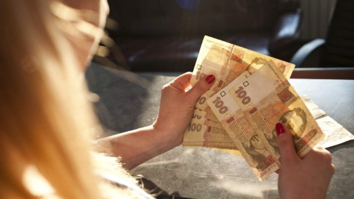 Затримка виплат ВПО: куди та до кого звертатися, аби відновили фінансову допомогу