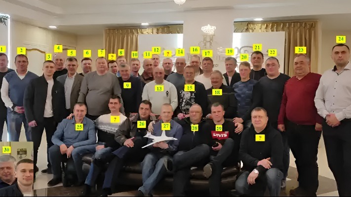 Удар по Охматдиту: російський льотчик передав ГУР фото командирів та службові документи