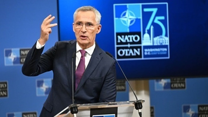 Столтенберг: Європа має бути готова до десяти років війни в Україні