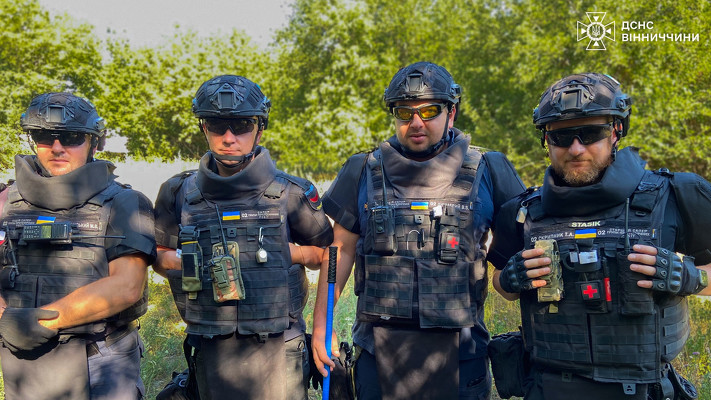 У ДСНС показали, як вінницькі піротехніки розміновують Херсонщину (ФОТО)