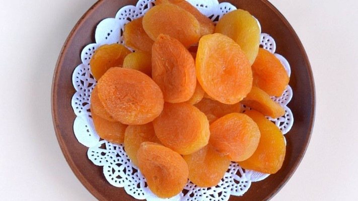 Курага, буряк та інші корисні продукти, які підвищують цукор