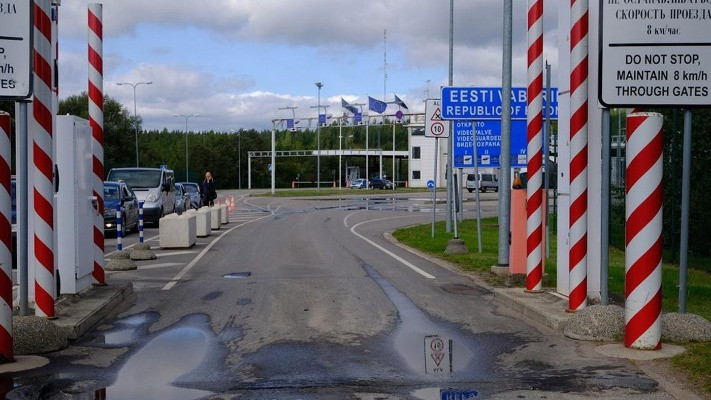 Естонія запровадила повний митний контроль на кордоні з Росією