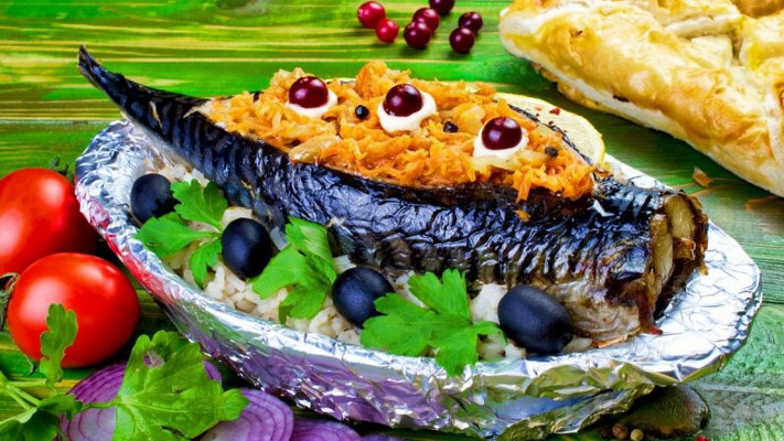 Яка риба корисніша – скумбрія чи лосось? Вчені відповіли