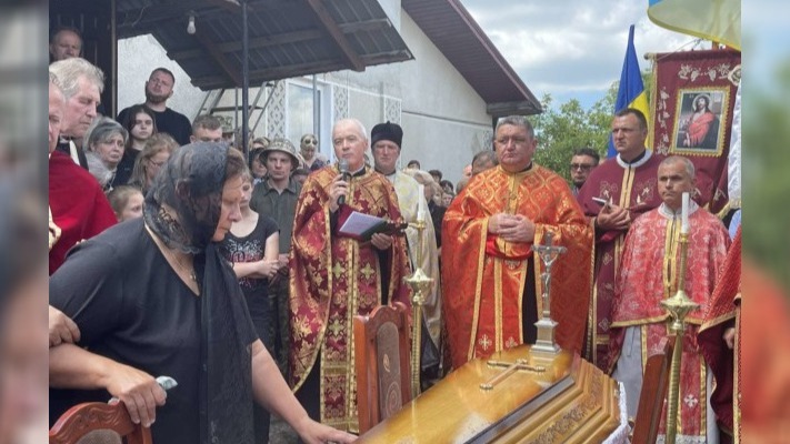 Сиротами залишилися четверо дітей: на Тернопільщині попрощалися з загиблим на Донеччині воїном з Тернопільщини