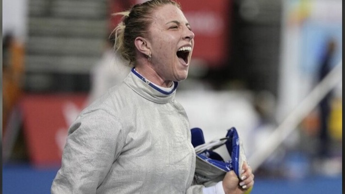 Ольга Харлан виставила на аукціон шаблю, якою вона здобула золото на Олімпіаді-2024
