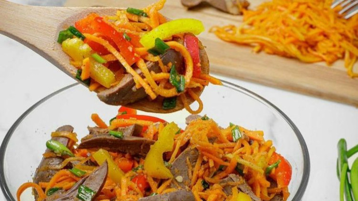 Смачний салат з сердечками
