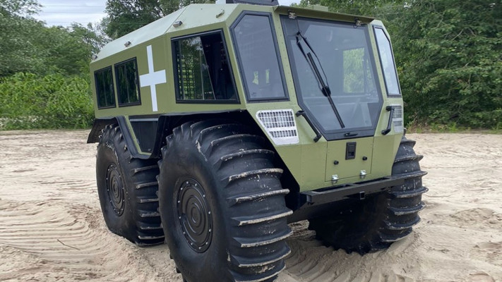 Українські військові отримали унікальний всюдихід-амфібія «ТАХА» (Фото)