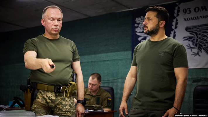 Відповіді на російські обстріли та операція на Курщині: Сирський доповів Зеленському