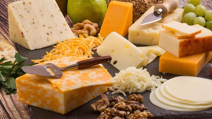 Як не купити фальшивий сир: простий тест у магазині