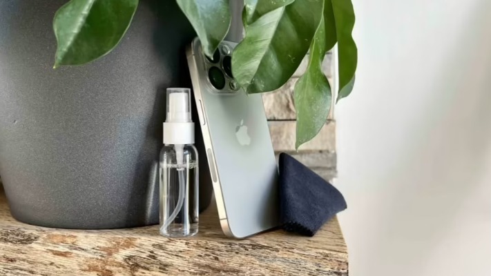 Що можна і чого не можна робити при чищенні титанового iPhone