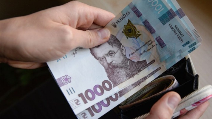 Керамісти та викладачі ПДР: які професії лідирують за зростанням зарплат в Україні?