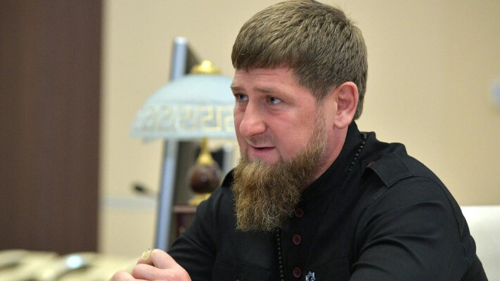Андрющенко: Кадиров розкрадає Маріуполь і вивозить дороге обладнання