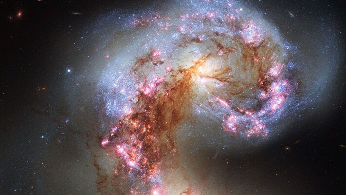 Вчені розкривають таємниці формування гігантських галактик