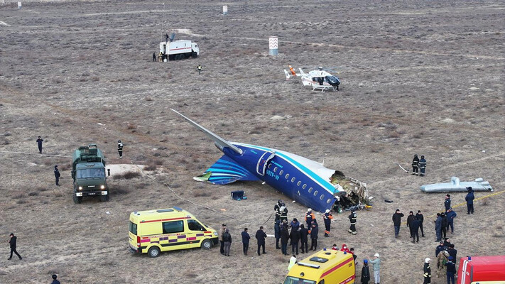Літак Azerbaijan Airlines був обстріляний із землі — Алієв