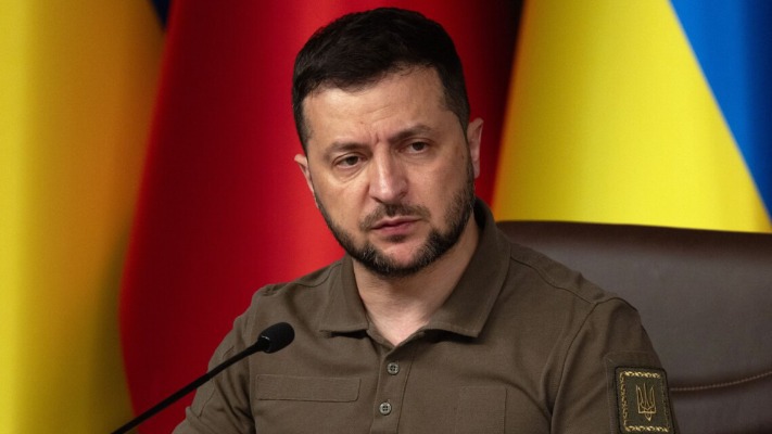 Рейтинг Зеленського падає. Хто дихає йому у спину?
