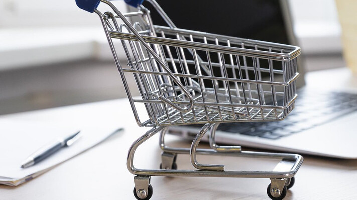  В Україні дорожчають базові продукти: озвучено нові ціни 