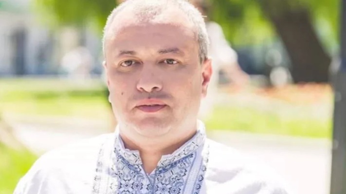 Відомого чиновника спіймали на хабарі, але він втік від поліції
