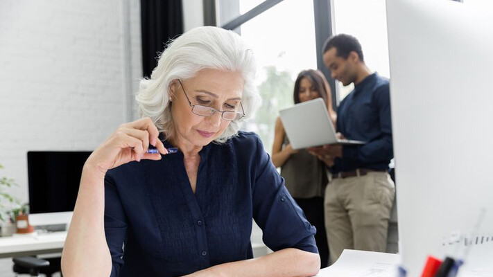 Деяким пенсіонерам потрібно терміново написати заяву для підвищення пенсії - На пенсії