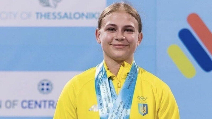 Аліна Дедерко стала чемпіонкою України з важкої атлетики