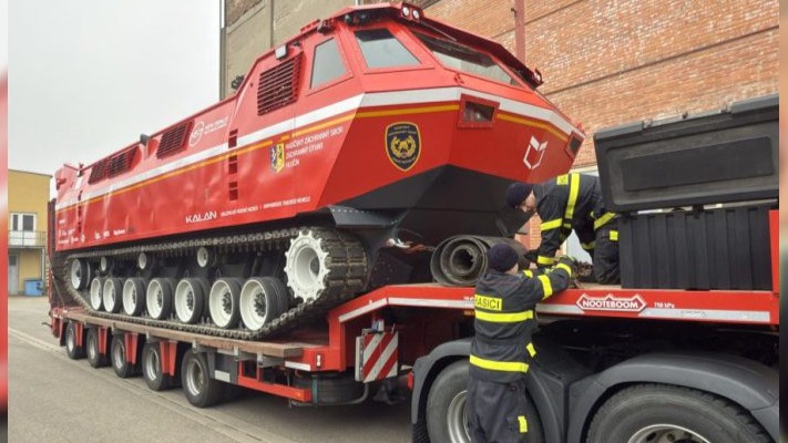 Чехія випробувала нову амфібію KALAN, яка може замінити радянські ПТС