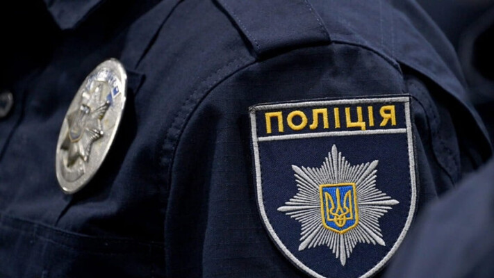Поліція встановила особу жінки, яка принесла вибухівку у відділок поліції на Одещині