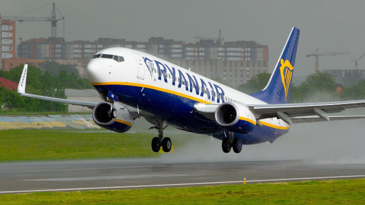 Ryanair може скоротити програму польотів в Україну: яка причина