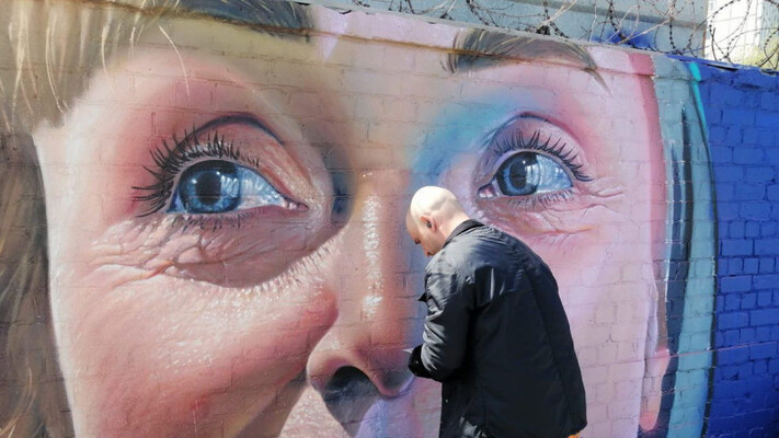 Новий мурал у Запоріжжі: київський художник перетворює паркан на артпростір