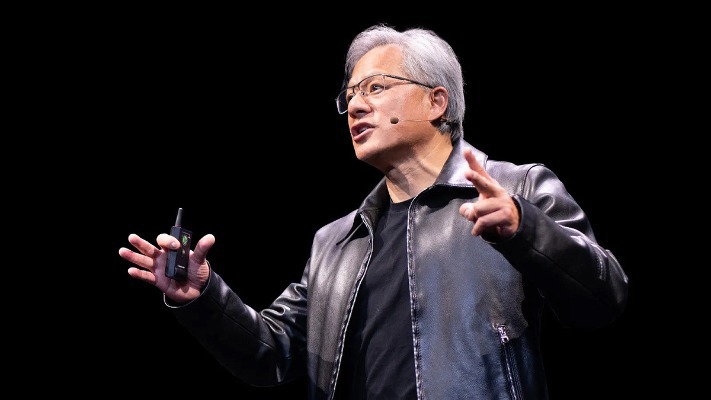 Генеральний директор Nvidia відвідує Китай на тлі посилення експорту технологій зі США (ВІДЕО)