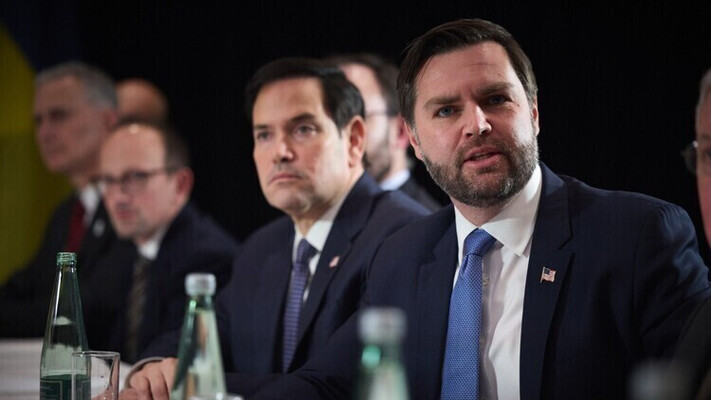 Міністр оборони США знову поділився військовими планами в чаті Signal