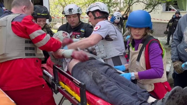 У бабусі кров тече, у мого дідуся немає лівого ока: очевидці про авіаобстріл Запоріжжя