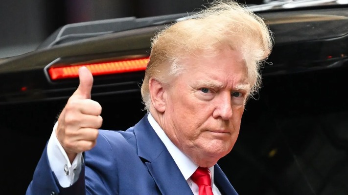 Зміна курсу? Трамп схвалив перший продаж зброї Україні