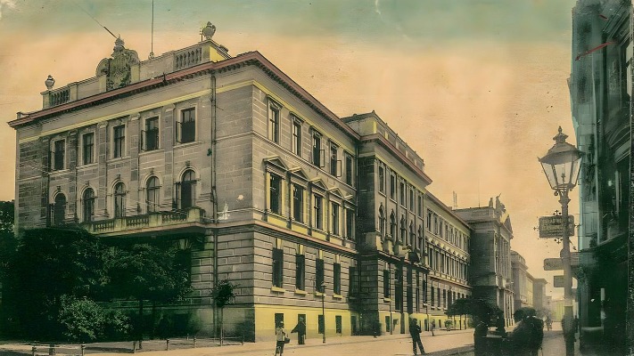 Монастир, палац чи в'язниця? Загадкова історія будівлі Вищого суду Галичини