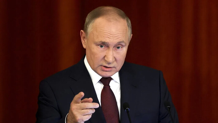 путін упевнений, що до кінця року захопить чотири області України – Bloomberg