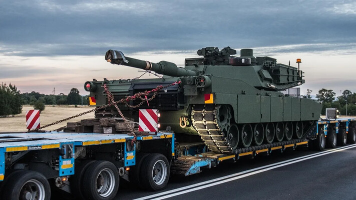 Австралія відправила в Україну танки Abrams, США попереджає про складнощі