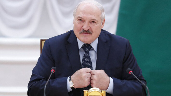 Лукашенко готується до овочевого апокаліпсису: наказав білорусам садити ще більше картоплі