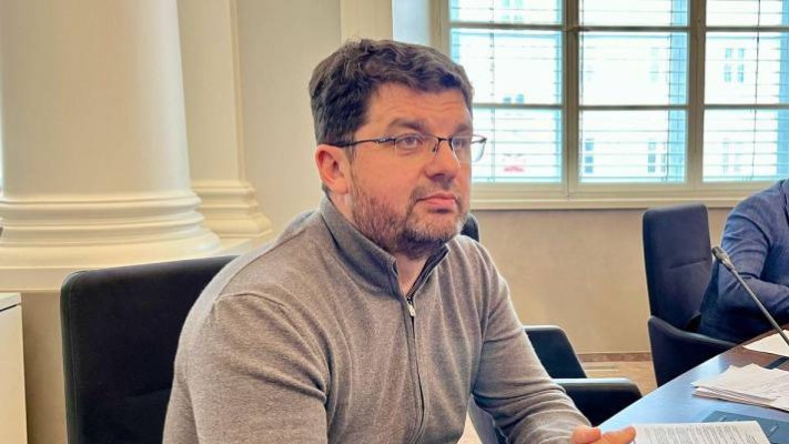Слуга з товстим гаманцем: мільйони на рахунках, мовчання — в деклараціях