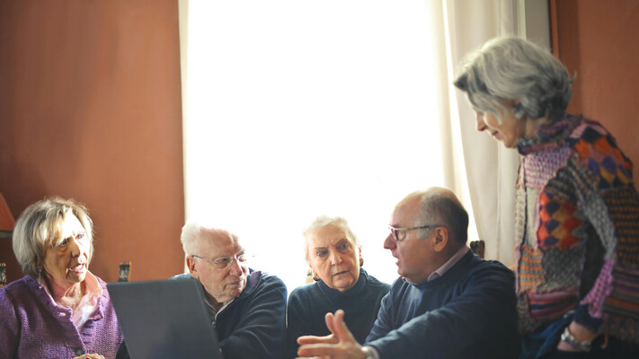 Додаткові виплати після 60: хто з українців може претендувати на гроші, крім пенсії