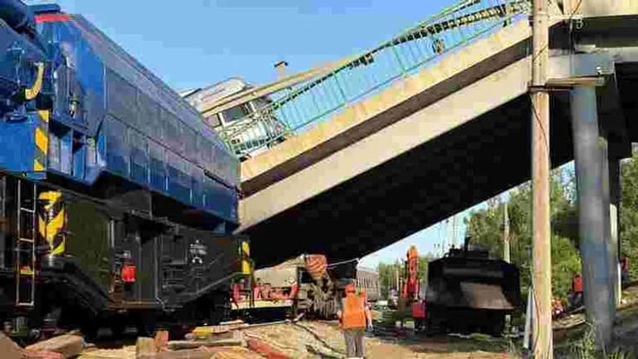 Трагедія в Брянській області: обвал мосту спричинив смертельну аварію пасажирського поїзда