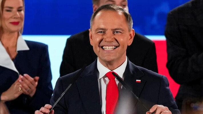 У Польщі новим президентом став Кароль Навроцький, противник України в НАТО