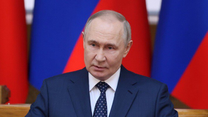 Путін поскаржився папі римському на Україну і заговорив про мир