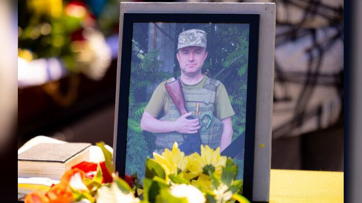Україна попрощалася із захисником Василем Сідненком