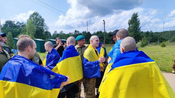 Найскладніший обмін: в Україну повернули з полону першу групу військовослужбовців