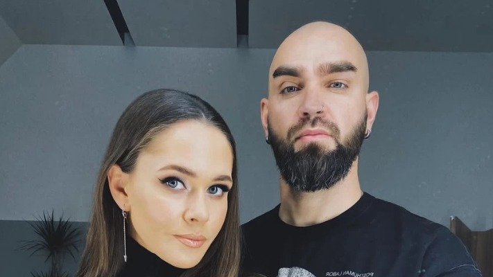 Чоловік втік за кордон: Юлія Саніна відповіла хейтерам