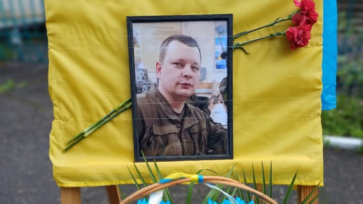 Йому було лише 42: емоційна церемонія прощання з воїном, яка змушує серце стискатися