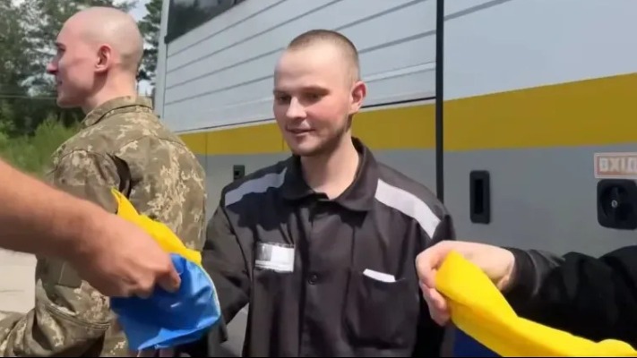 Звільнений з полону Андрій Біник мріє посмакувати тортом Наполеон