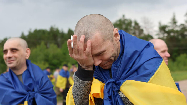 Звільнені з пекла: важкохворі захисники повертаються додому після трьох років полону